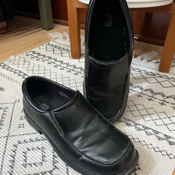 GEORGE Boy Slip-on dress shoe, size 4, great condition - Picture 5 of 8